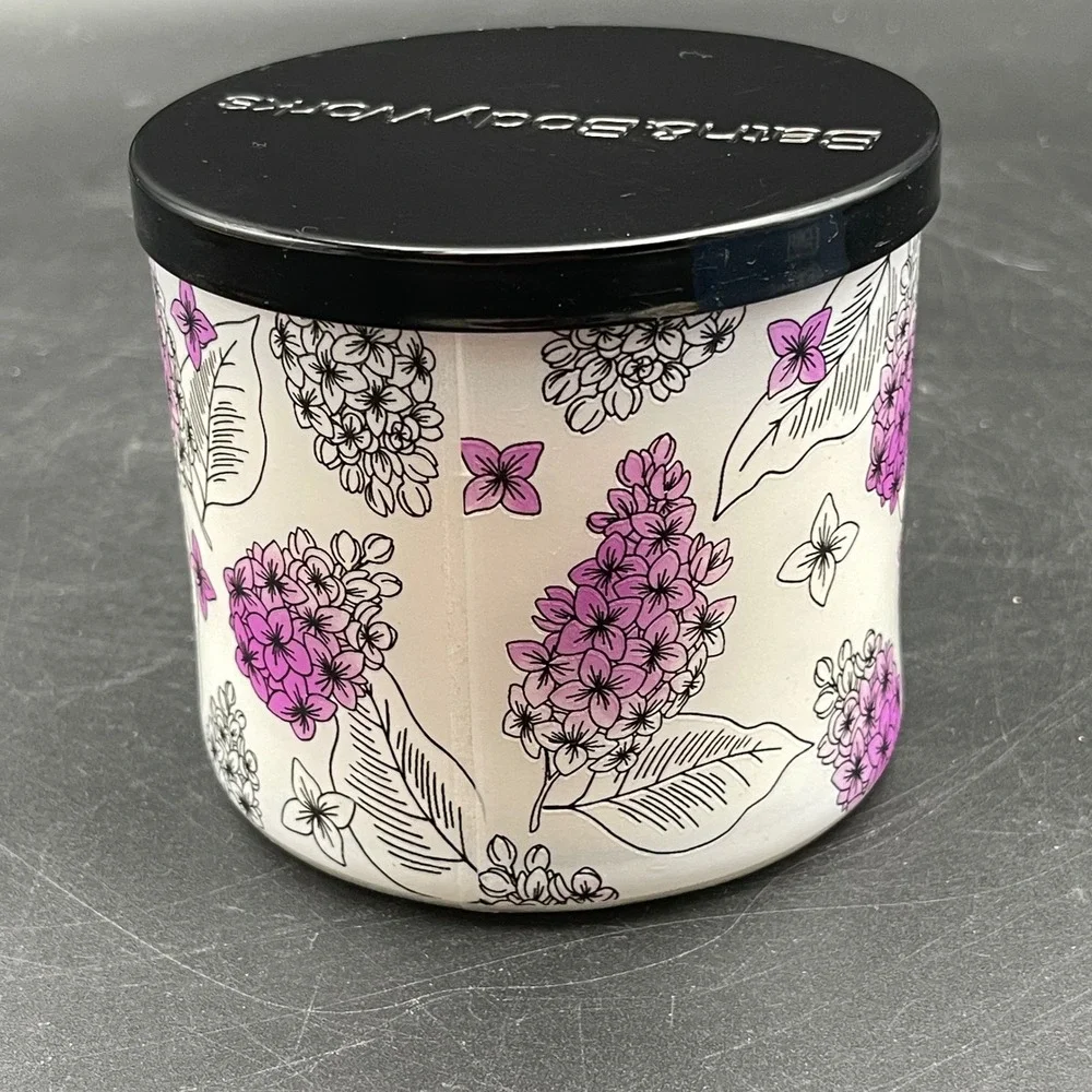 Bath‎ & Body Works Fresh Cut Lilacs 3-Wick Scented Candle 14.5oz Essential Oil